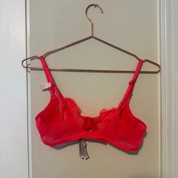 Victoria’s Secret Lace Demi Bra 💖✨ Size 36B - Picture 4 of 5